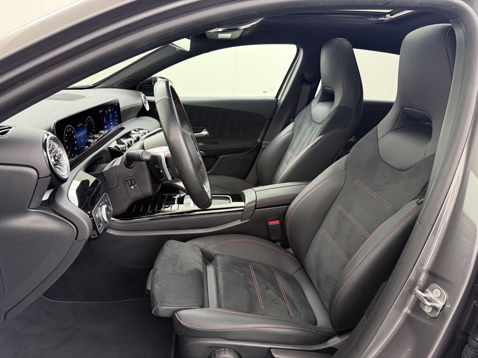 Mercedes-Benz A-klasse 250 e AMG Line 1