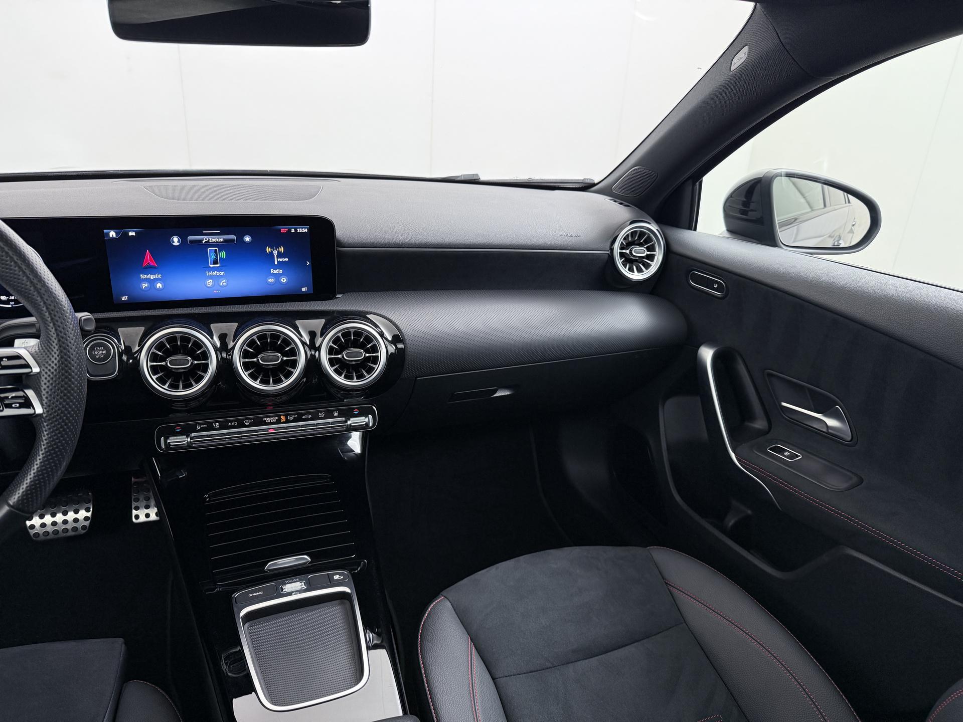 Mercedes-Benz A-klasse 250 e AMG Line 28