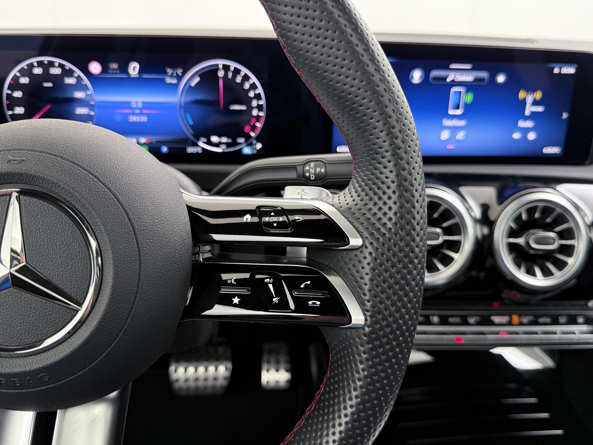 Mercedes-Benz A-klasse 250 e AMG Line 34