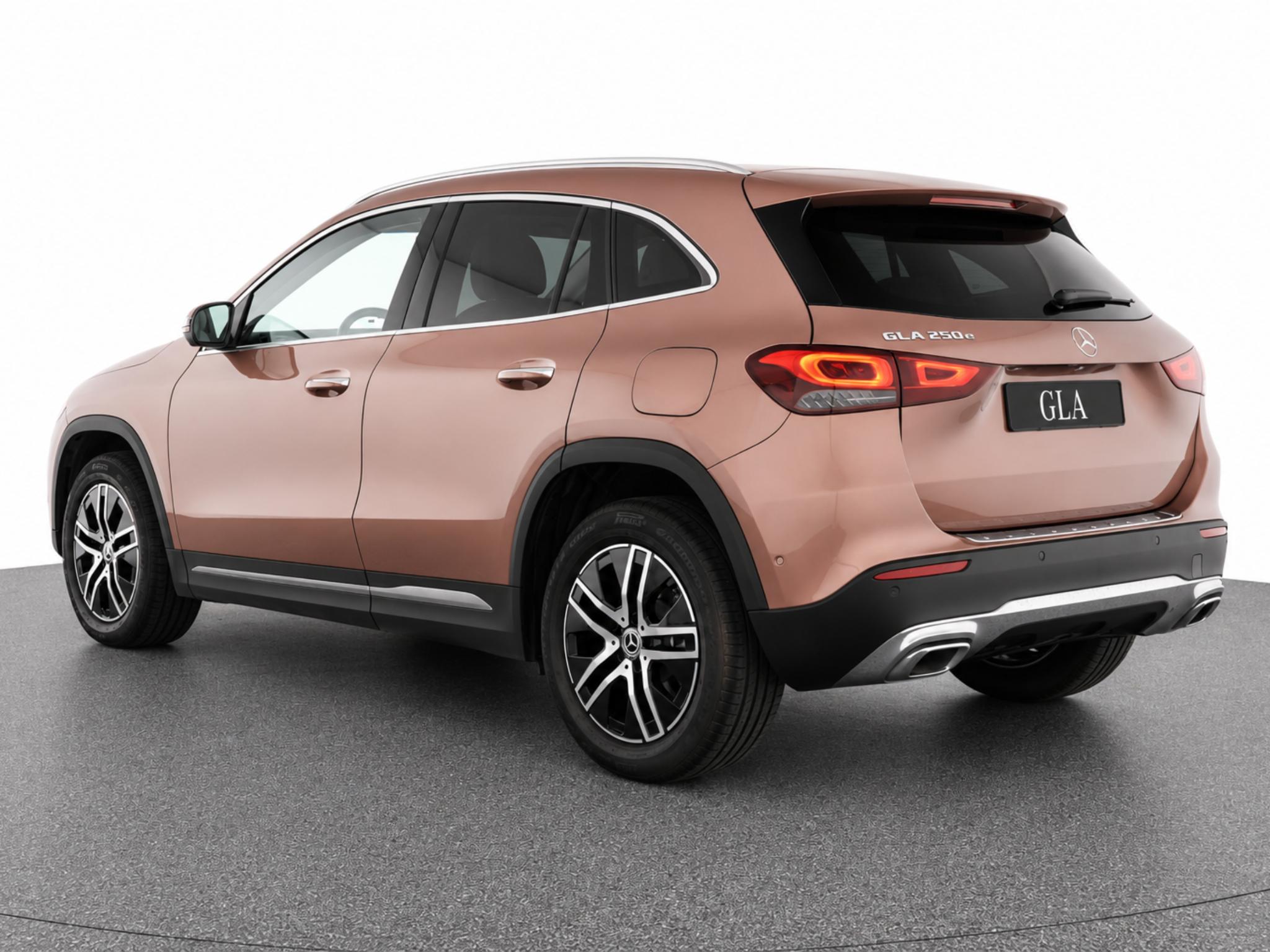 Mercedes-Benz GLA 250e Business Solution 5