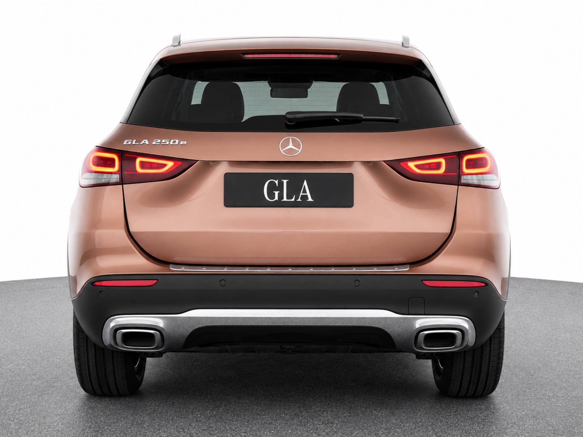 Mercedes-Benz GLA 250e Business Solution 8