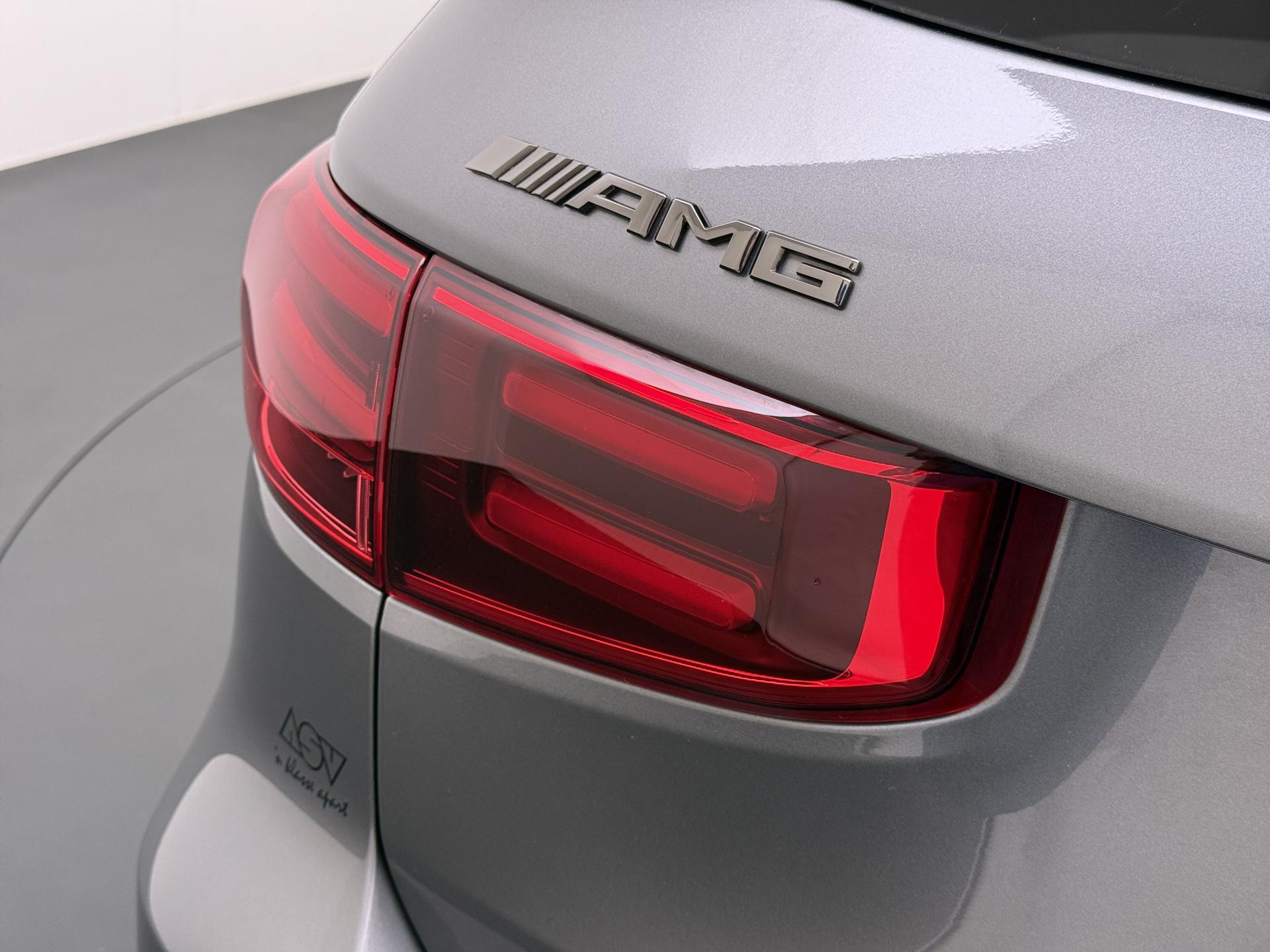 Mercedes-Benz GLB AMG 35 4MATIC 16