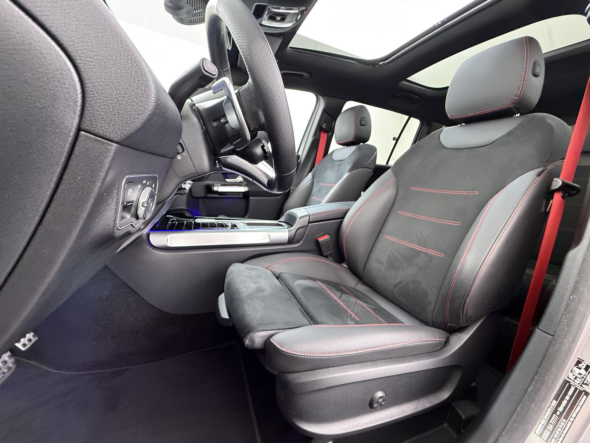 Mercedes-Benz GLB AMG 35 4MATIC 27