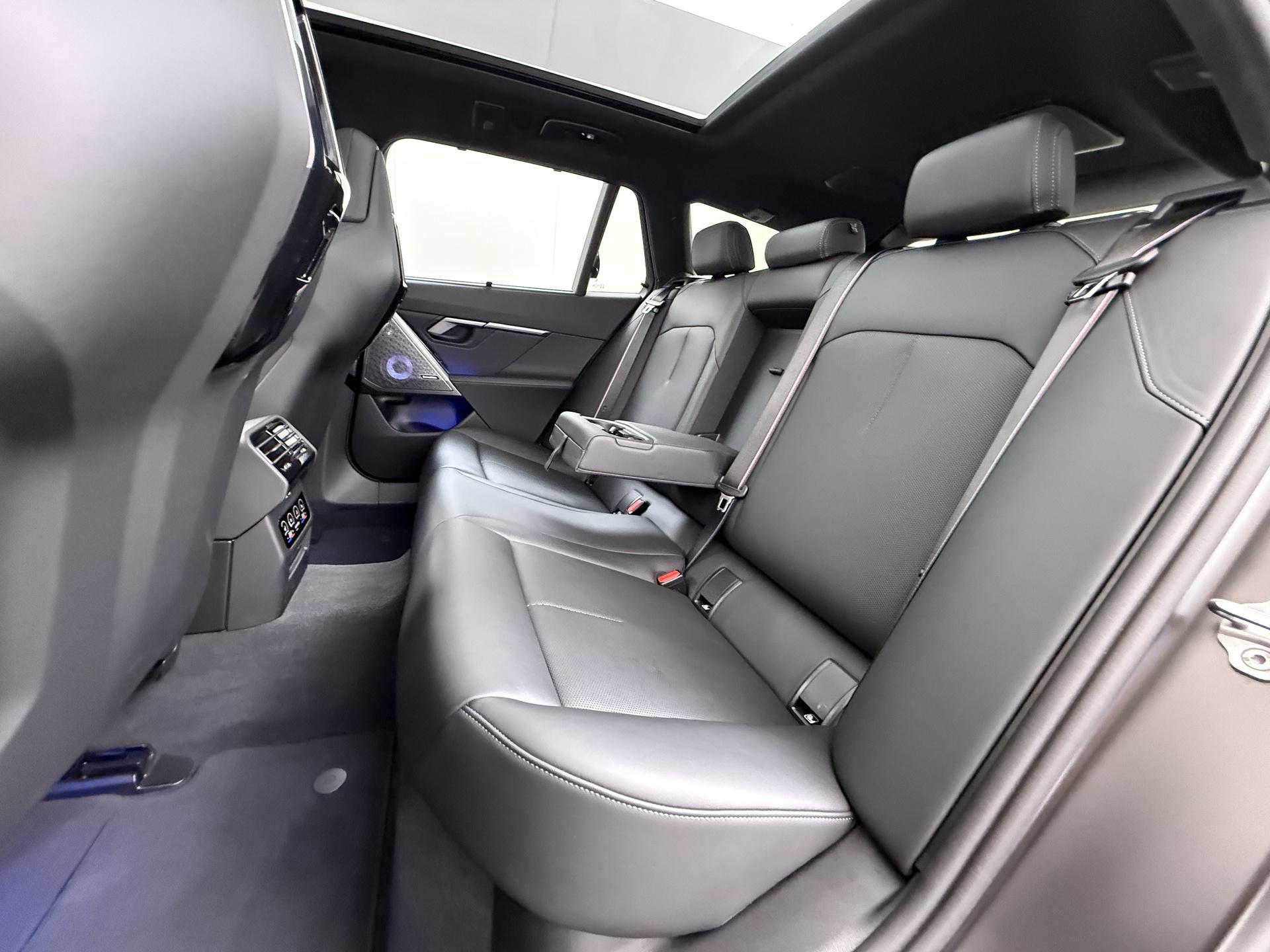 BMW 5-serie Touring M5 24