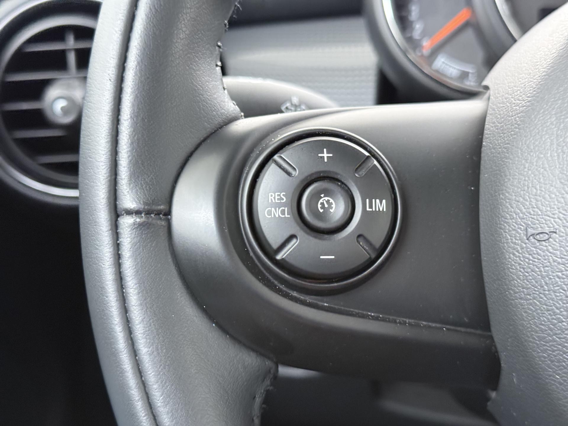 MINI 3-Deurs 1.5 Cooper 11