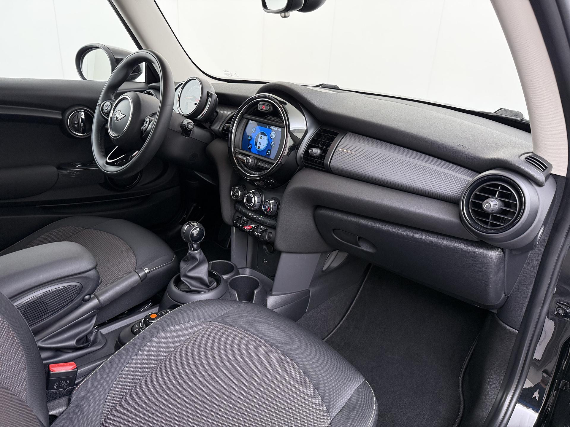 MINI 3-Deurs 1.5 Cooper 12