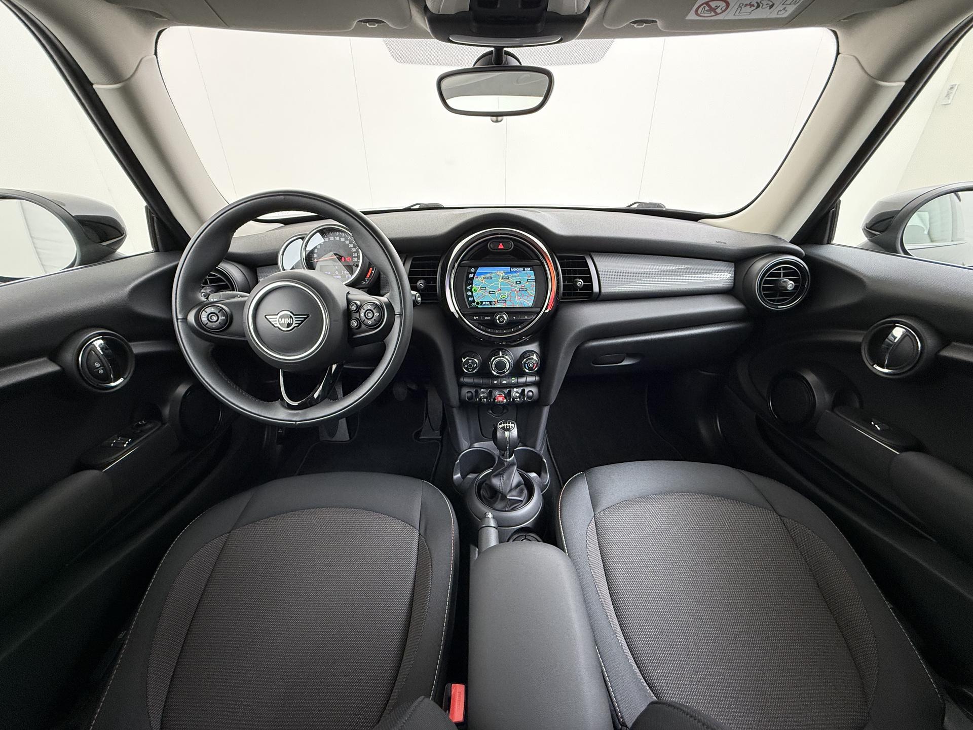 MINI 3-Deurs 1.5 Cooper 4