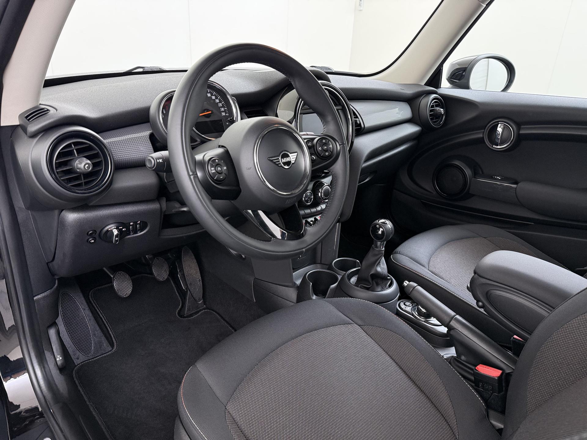 MINI 3-Deurs 1.5 Cooper 5