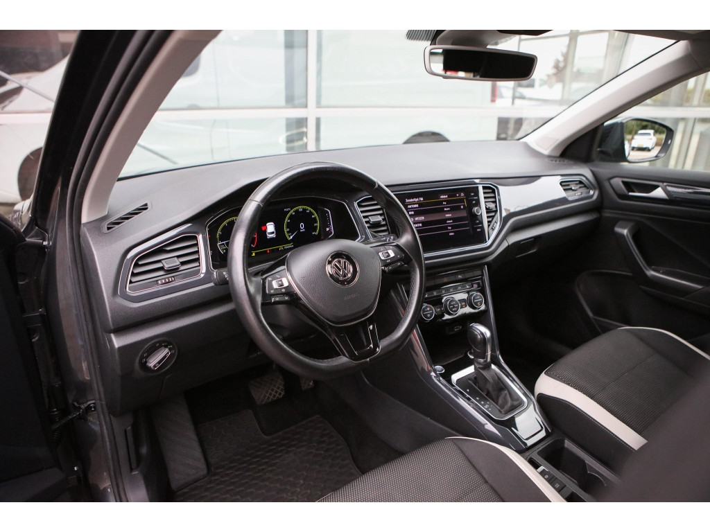 Volkswagen T-Roc 1.5 TSI Sport 2