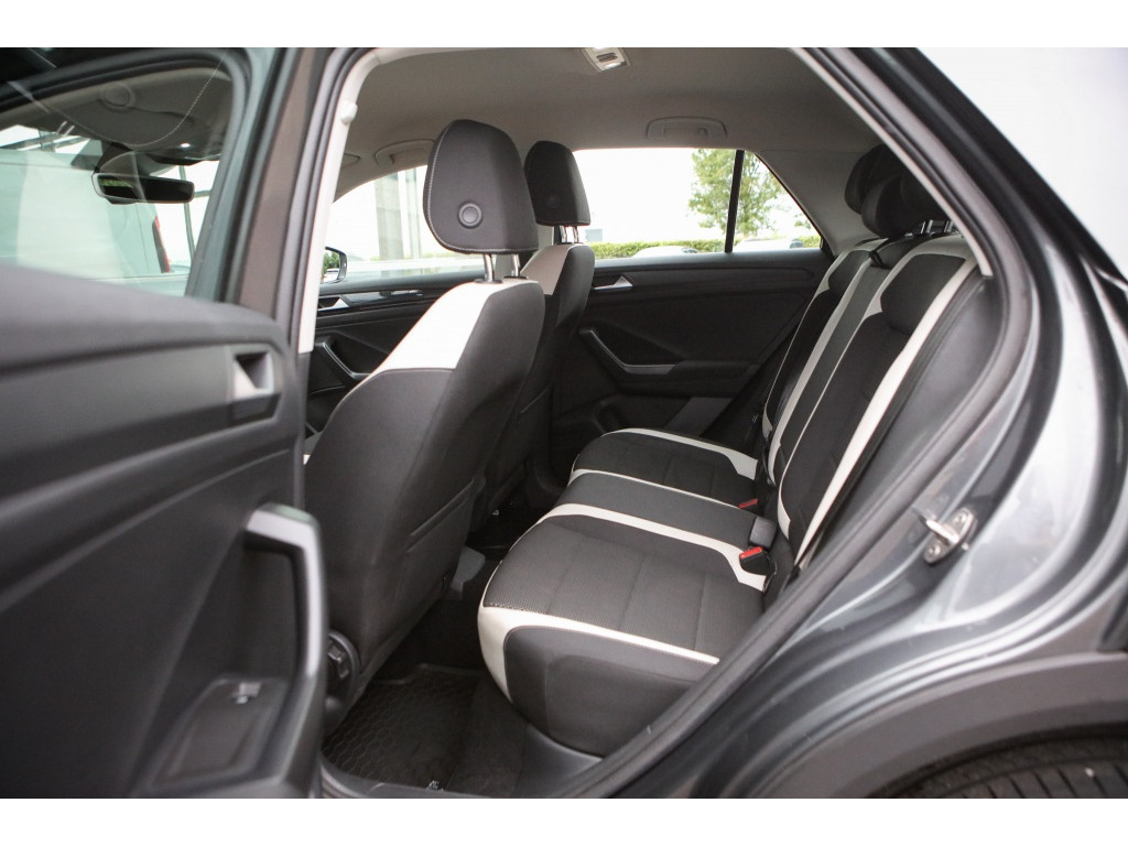 Volkswagen T-Roc 1.5 TSI Sport 5