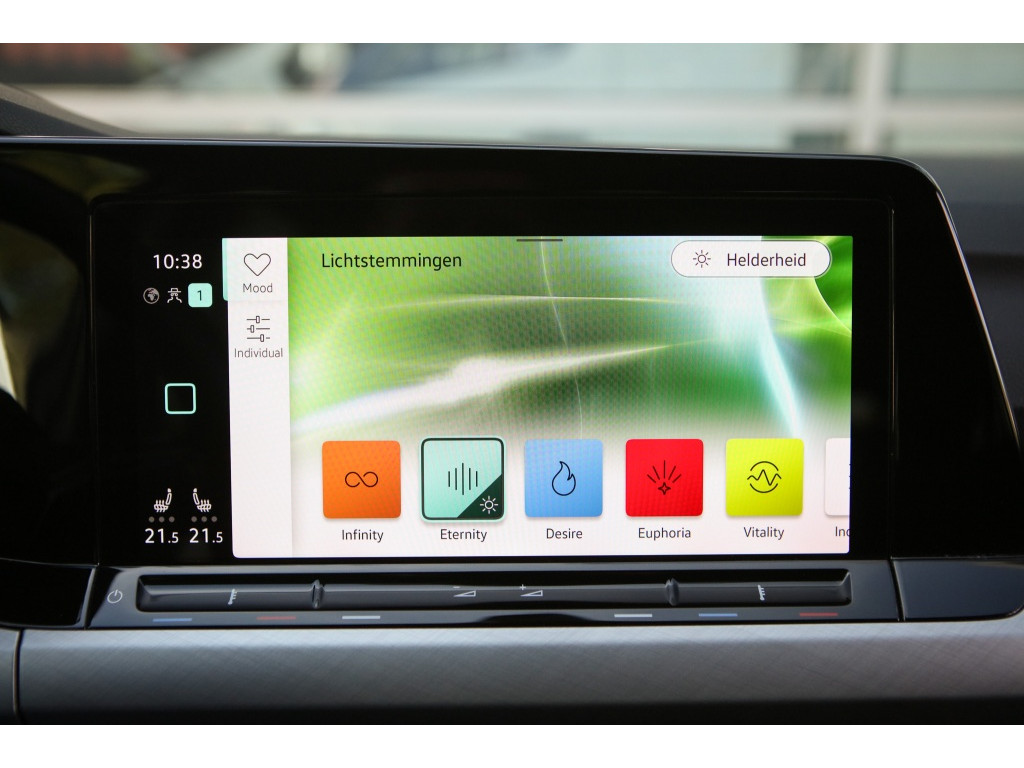 Volkswagen Golf 1.0 TSI Life Bns | Sfeerverlichting | Stoel/Stuurverwarming | Ad 12