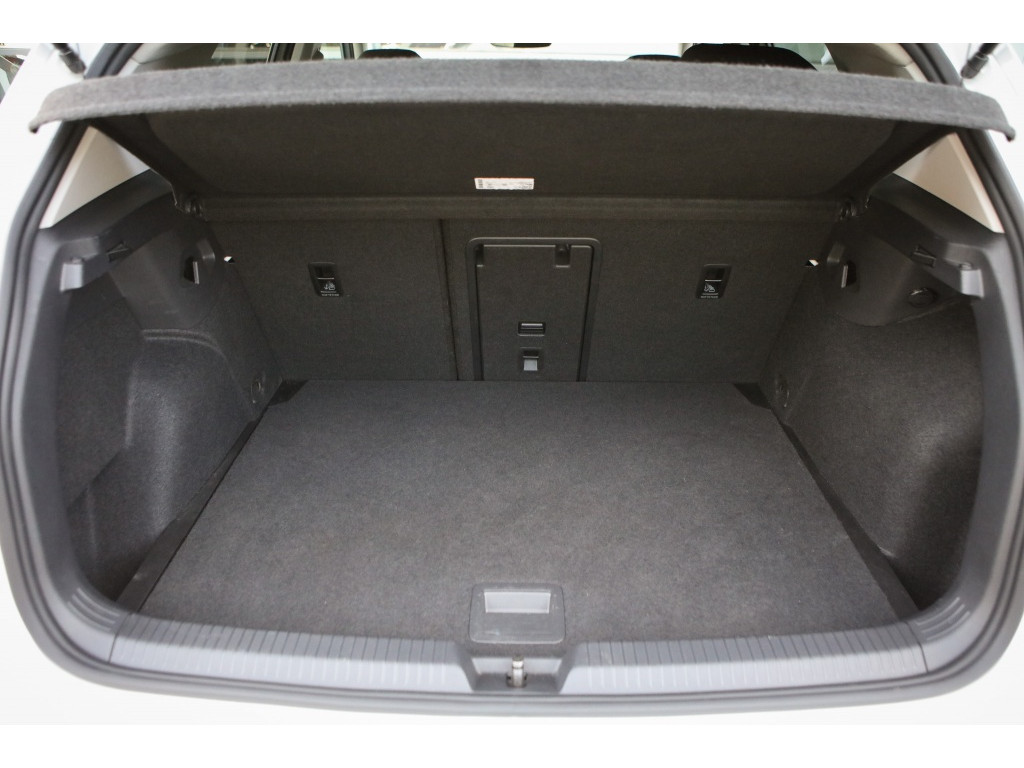 Volkswagen Golf 1.0 TSI Life Bns | Sfeerverlichting | Stoel/Stuurverwarming | Ad 24