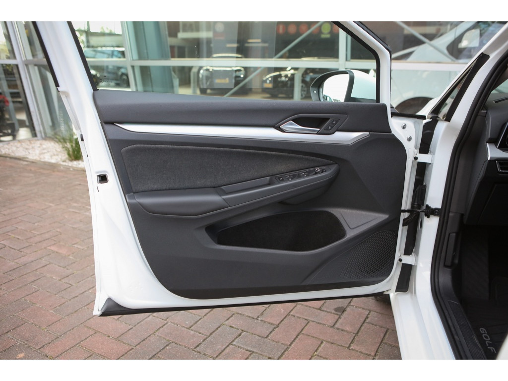 Volkswagen Golf 1.0 TSI Life Bns | Sfeerverlichting | Stoel/Stuurverwarming | Ad 3