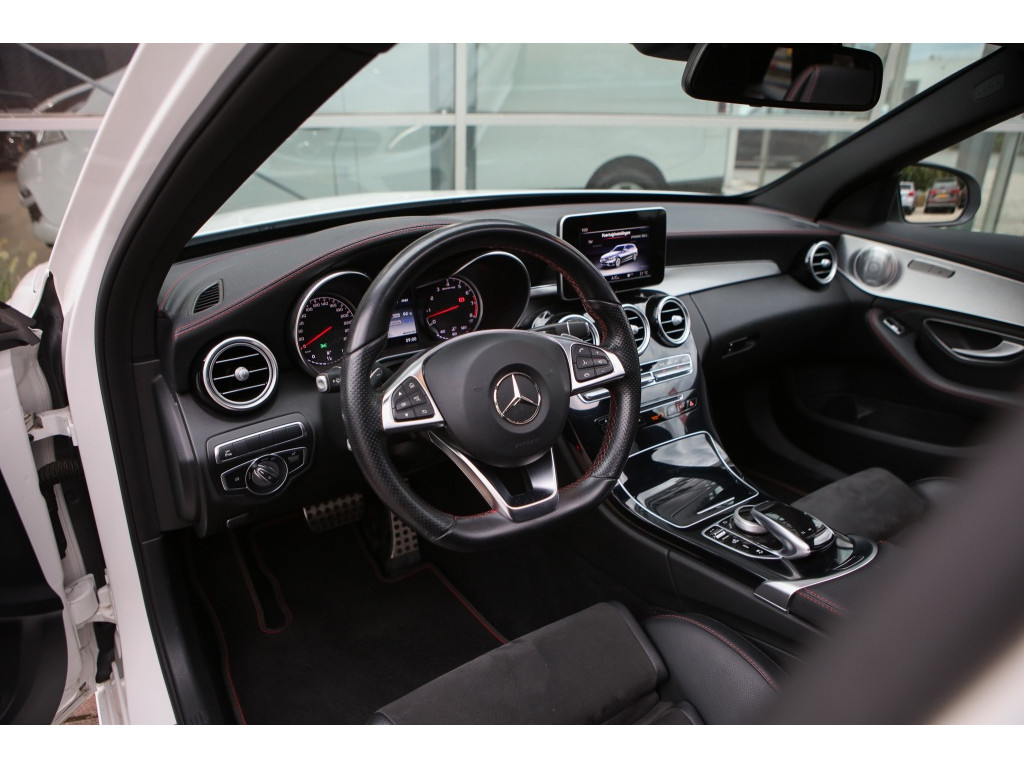 Mercedes-Benz C-Klasse Estate AMG 43 4MATIC | Nieuwstaat! | Burmester | Pano | Trekhaak | 2
