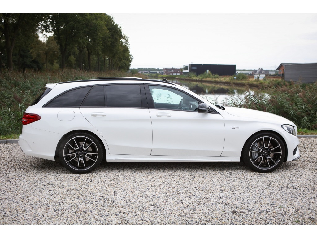 Mercedes-Benz C-Klasse Estate AMG 43 4MATIC | Nieuwstaat! | Burmester | Pano | Trekhaak | 23