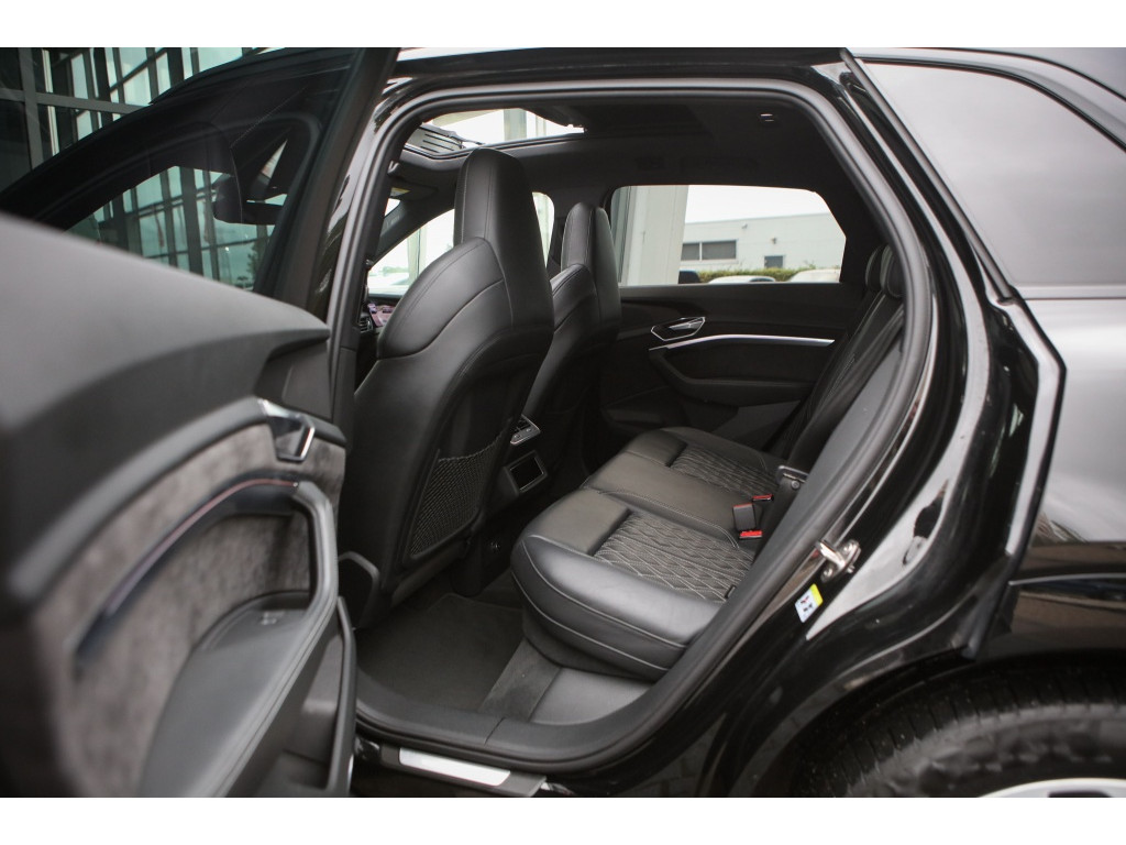 Audi e-tron e-tron 55 | Pano | B&O | Schaalstoelen | 7