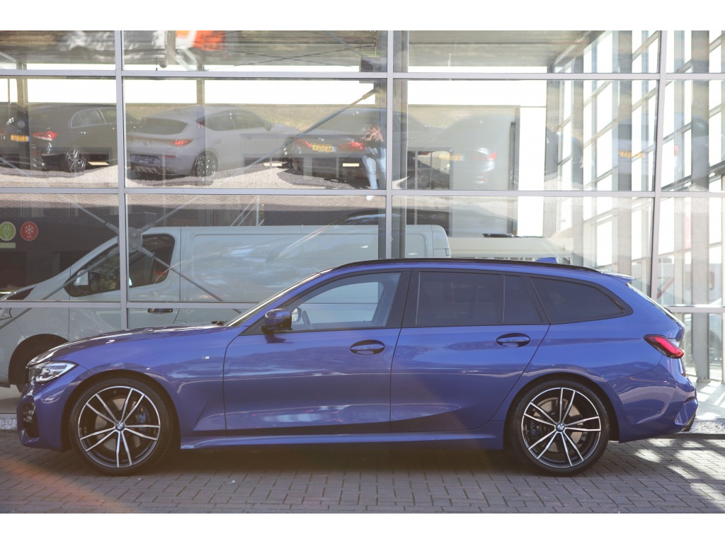BMW 3 Serie Touring 330i M-Sport 1