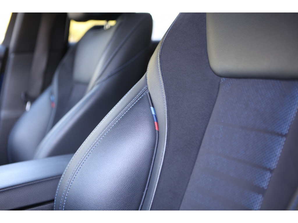 BMW 3 Serie Touring 330i M-Sport 11