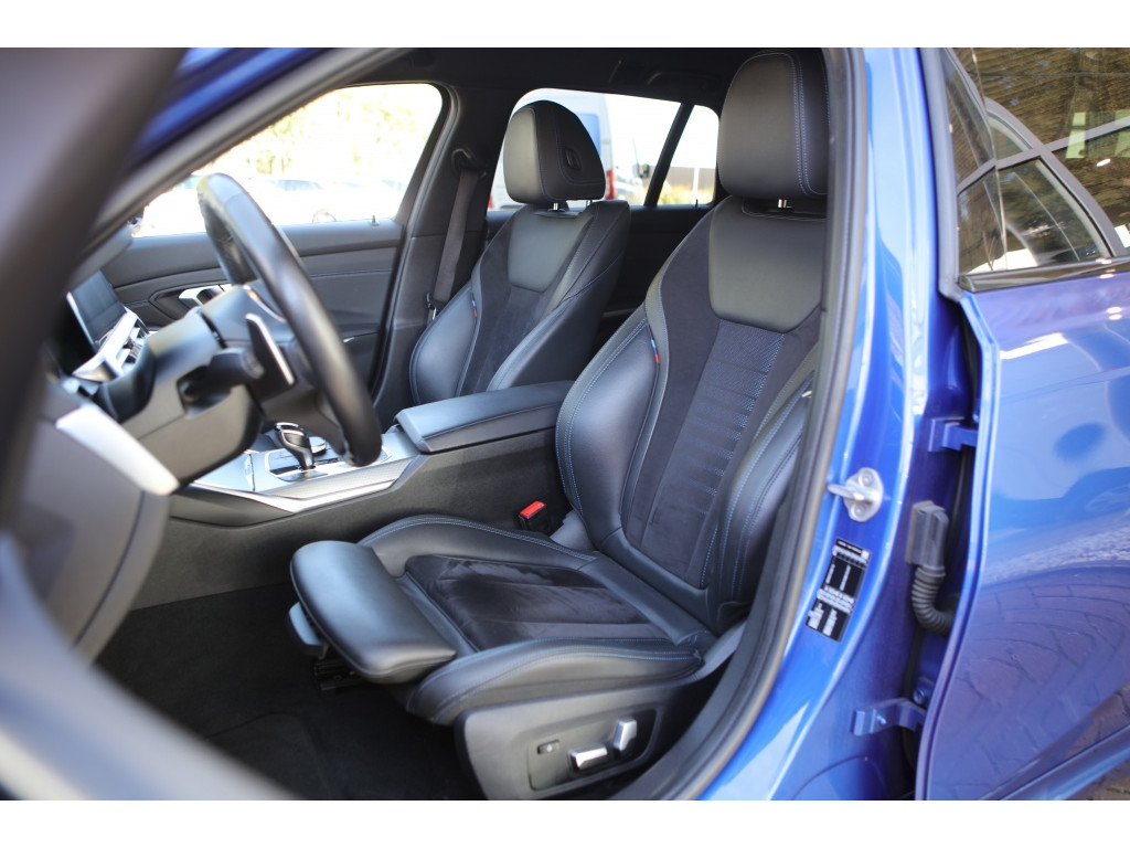 BMW 3 Serie Touring 330i M-Sport 12