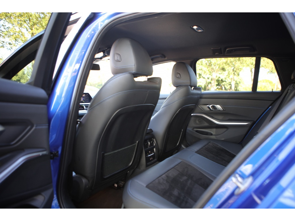 BMW 3 Serie Touring 330i M-Sport 13