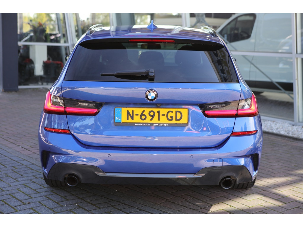 BMW 3 Serie Touring 330i M-Sport 5