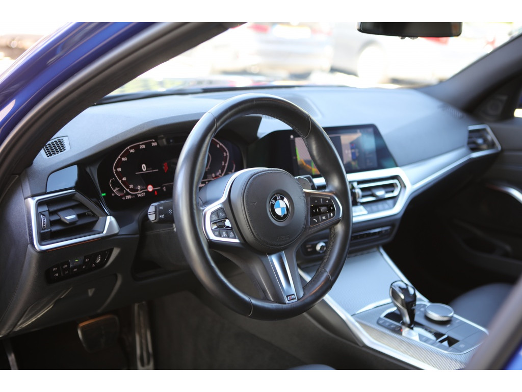 BMW 3 Serie Touring 330i M-Sport 9