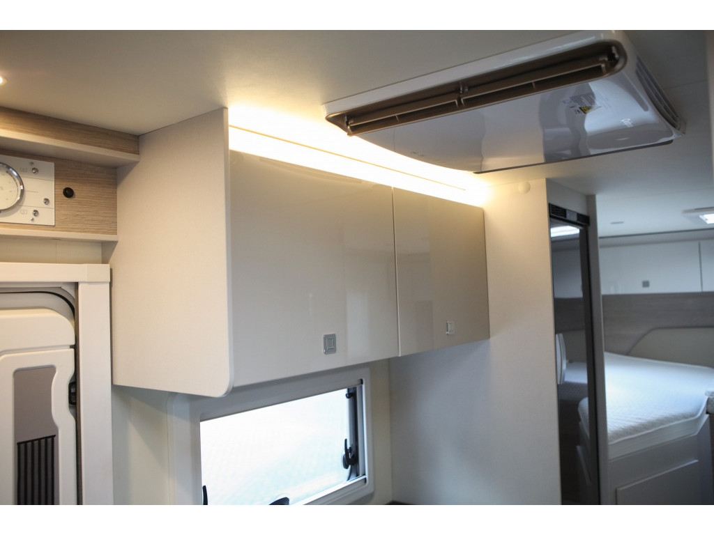 Bürstner  gmbh BT6914 Lineo T 690 | Automaat | Dakairco | Luifel | Camera | 10