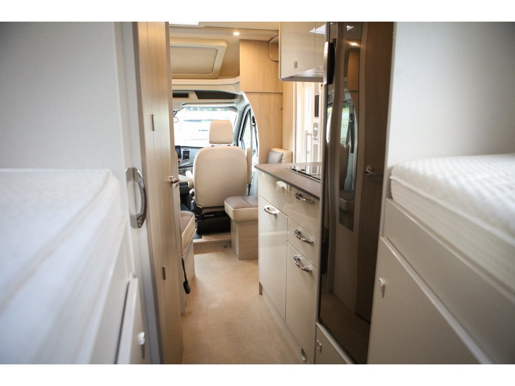 Bürstner  gmbh BT6914 Lineo T 690 | Automaat | Dakairco | Luifel | Camera | 13