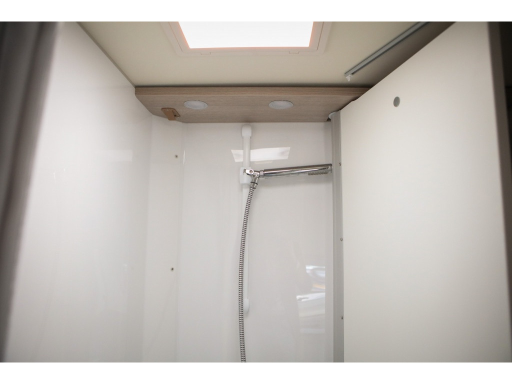 Bürstner  gmbh BT6914 Lineo T 690 | Automaat | Dakairco | Luifel | Camera | 17