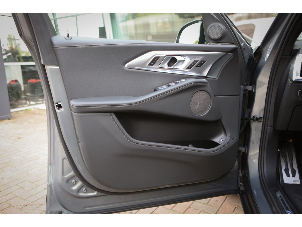BMW XM PHEV 50e 30 kWh | Massage | Memory | 3