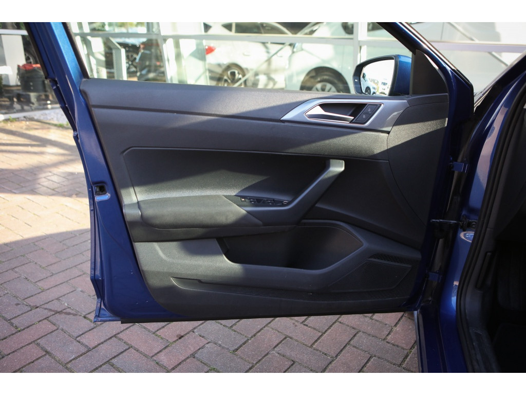 Volkswagen Polo 1.0 TSI Highl.BnsR 3