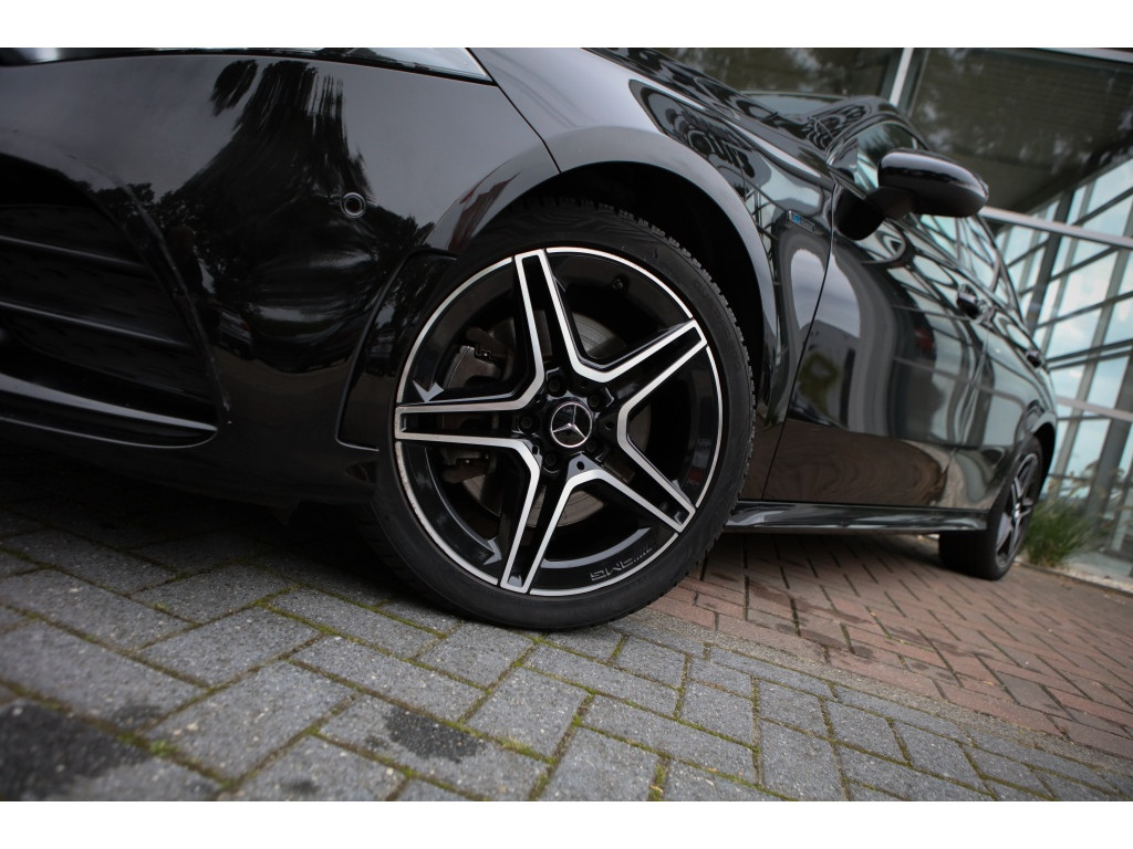Mercedes-Benz A-Klasse 250 e Bns Sol. AMG 10