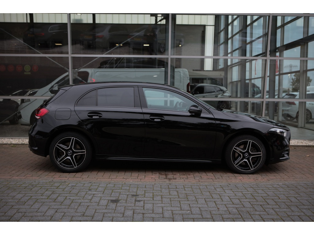 Mercedes-Benz A-Klasse 250 e Bns Sol. AMG 14