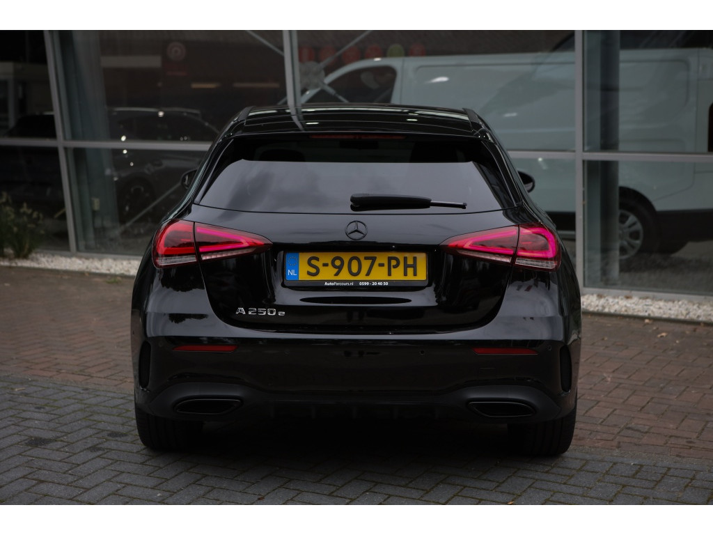Mercedes-Benz A-Klasse 250 e Bns Sol. AMG 17
