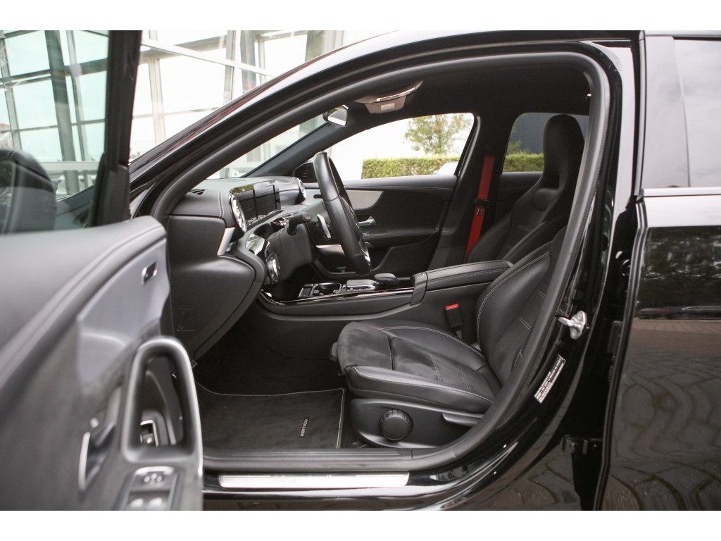 Mercedes-Benz A-Klasse 250 e Bns Sol. AMG 4
