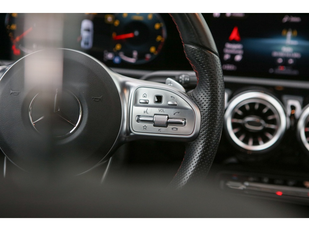 Mercedes-Benz A-Klasse 180 Bns Sol. AMG | Pano | 14