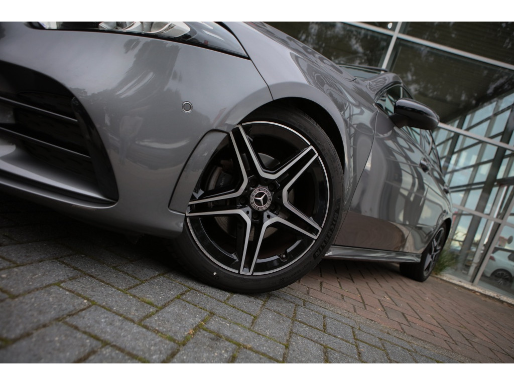 Mercedes-Benz A-Klasse 180 Bns Sol. AMG | Pano | 16