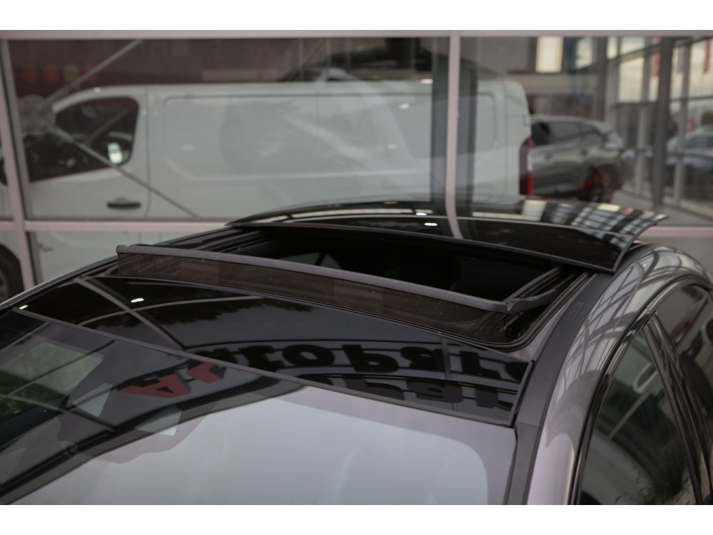 Mercedes-Benz A-Klasse 180 Bns Sol. AMG | Pano | 17