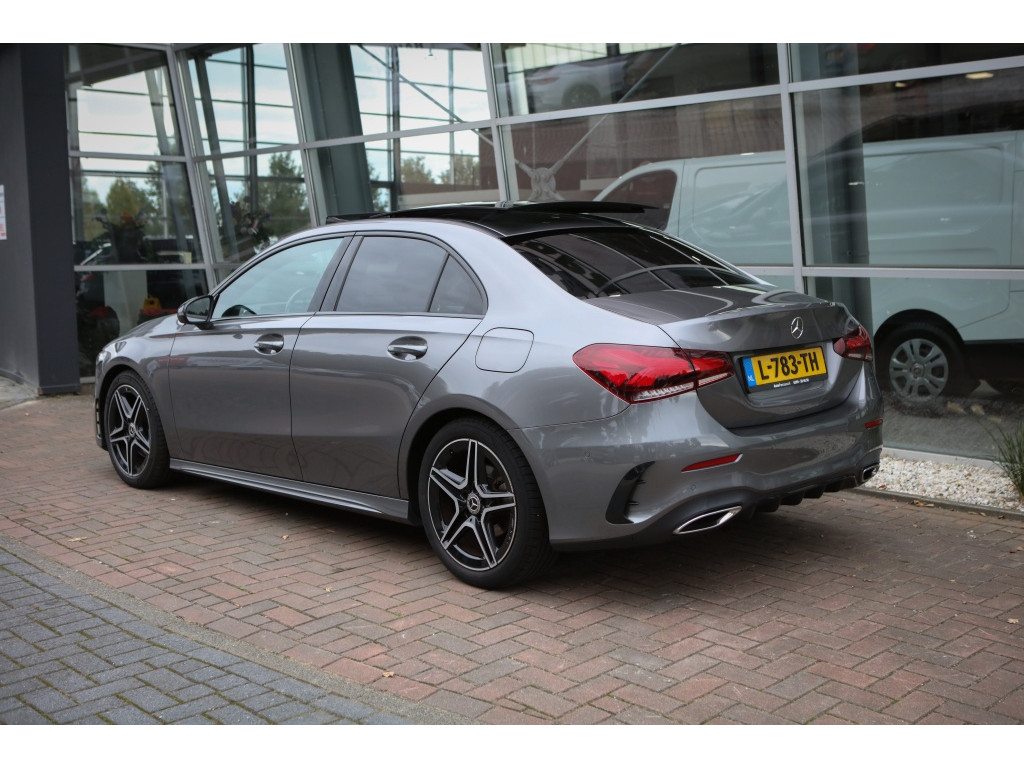 Mercedes-Benz A-Klasse 180 Bns Sol. AMG | Pano | 19