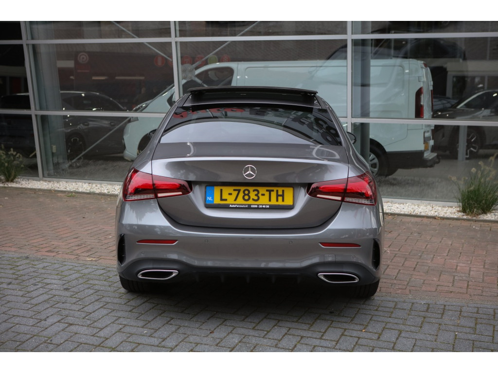 Mercedes-Benz A-Klasse 180 Bns Sol. AMG | Pano | 24
