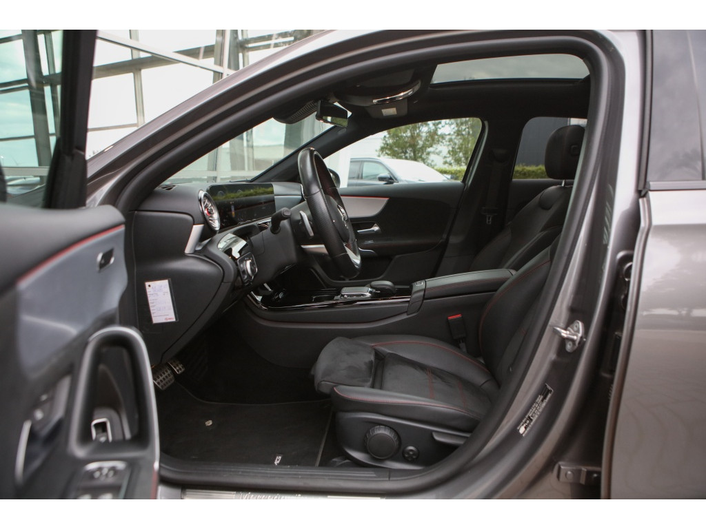 Mercedes-Benz A-Klasse 180 Bns Sol. AMG | Pano | 4