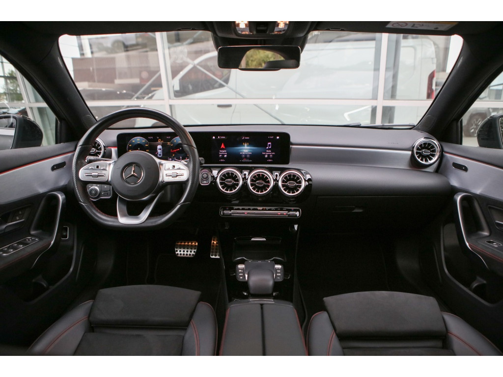 Mercedes-Benz A-Klasse 180 Bns Sol. AMG | Pano | 6
