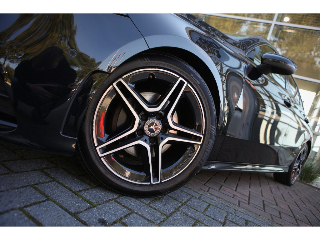 Mercedes-Benz A-Klasse 180 Bns Solution AMG 1