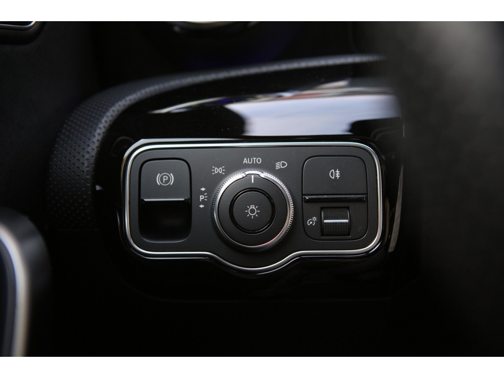 Mercedes-Benz A200 AMG -Line | sfeerverlichting | 15