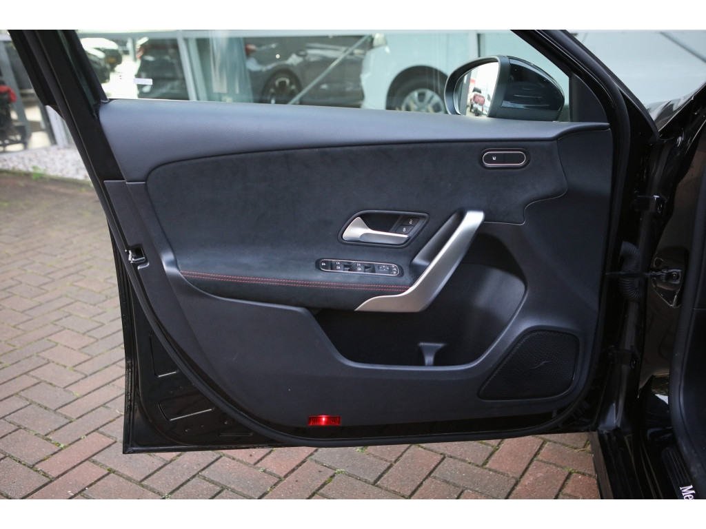 Mercedes-Benz A200 AMG -Line | sfeerverlichting | 3
