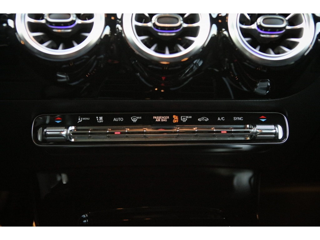Mercedes-Benz A200 AMG -Line | sfeerverlichting | 9