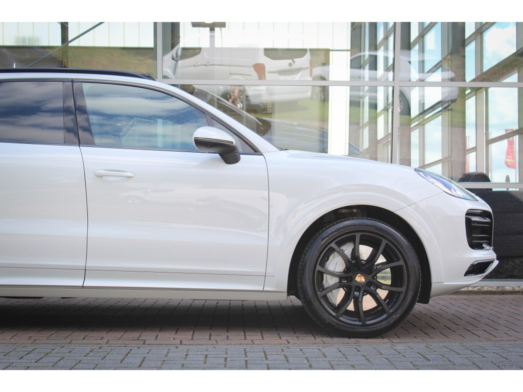 Porsche Cayenne 3.0 E-Hybrid | Sport Chrono | Pano | HUD | Origineel NL Auto! 3