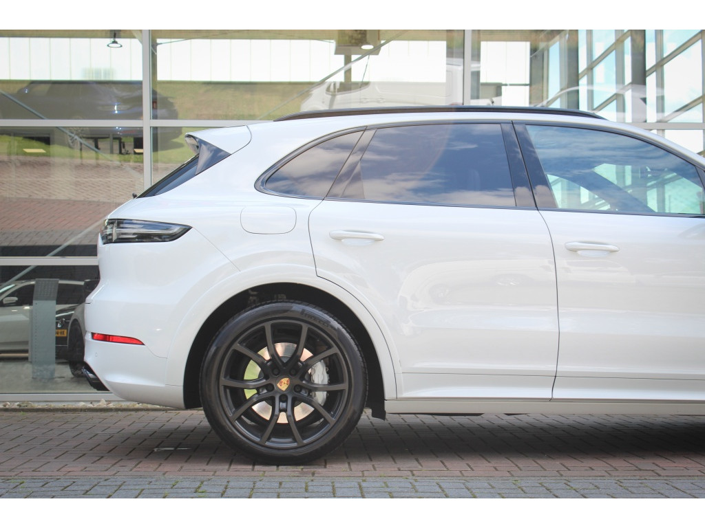 Porsche Cayenne 3.0 E-Hybrid | Sport Chrono | Pano | HUD | Origineel NL Auto! 4