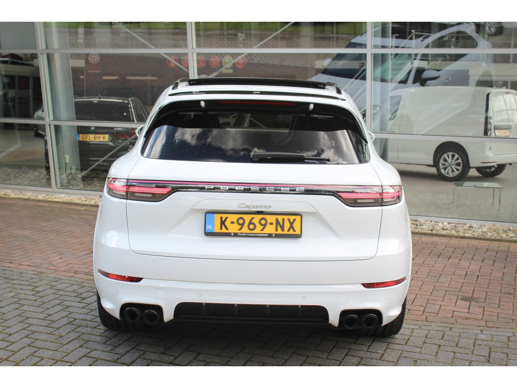 Porsche Cayenne 3.0 E-Hybrid | Sport Chrono | Pano | HUD | Origineel NL Auto! 7