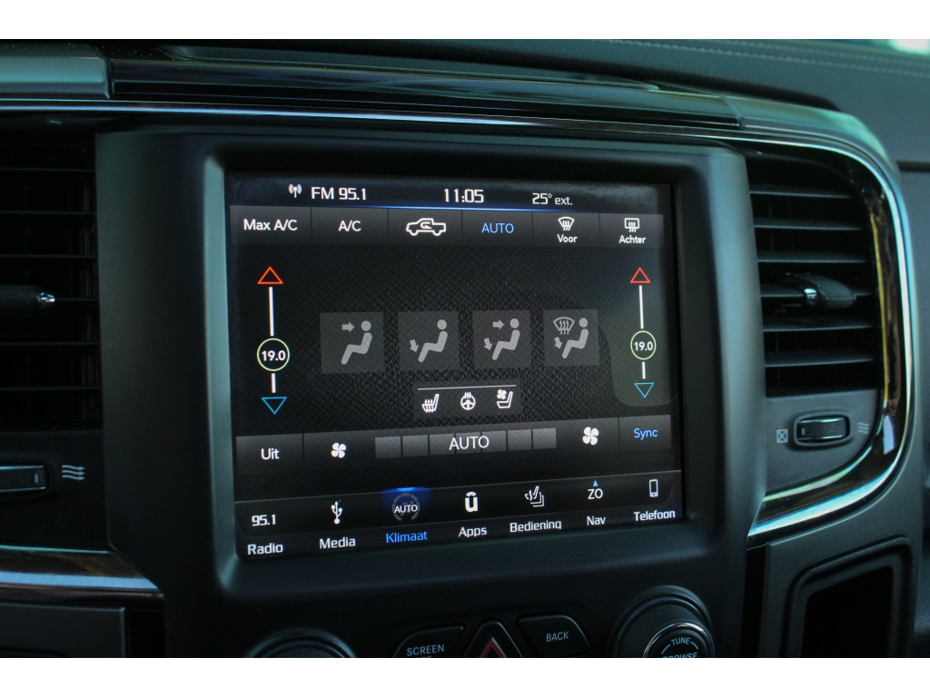Dodge Ram 1500 5.7 V8 4×4 QC 6’4 17